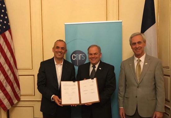 M. Antoine Petit - Président directeur général du CNRS, M. Stephen Cross - Vice-président recherche de Georgia Tech, M. Yves Berthelot - Président de Georgia Tech-Lorraine et des partenaires académiques de l’UMI.