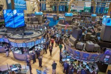 Les auteurs du livre « The Making of Finance » soulignent la capture intellectuelle dont les mondes financiers font l’objet. Bart Sadowski / Shutterstock