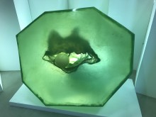 Une inclusion fluide agrandie 67 fois