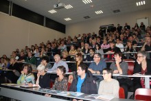 Réunion plénière en amphi des maîtres d 'apprentissage Réunion des maîtres d 'apprentissage