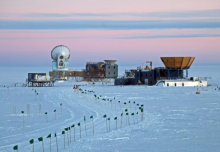 Observatoires scientiques au pôle Sud. Ice stories, CC BY Observatoires scientiques au pôle Sud. Ice stories, CC BY