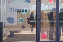 exposition-tiques devanture de l'exposition sur les tiques