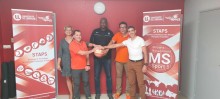 Keita Sakoba avec la direction de l'UFR STAPS, le président de l'association Cesam et le responsable Management du Sport Photo de groupe avec Keita Sakoba, Mohammed Marrakchi, Michèle Schwartz-Mérey, Badreddine Kriem, Sylvain Mottet, Mohammed
