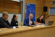 7ème séminaire de pédagogie universitaire « Quelle(s) forme(s) d’internationalisation à l’Université de Lorraine ? » 7ème séminaire de pédagogie universitaire « Quelle(s) forme(s) d’internationalisation à l’Université de Lorraine ? »
