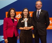 Iglika Nikolova-Stoupak, lauréate du « Study UK Alumni Award »