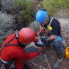 Ari (Grèce) Mission 2016 - Descente de puits antique au jour. Préparatif d’équipement. L'équipement des puits est réalisé directement sur paroi à l'aide de chevilles expansives auto-foreuses en respectant les normes de fractionnement, L'utilisation de détecteur CO CO2 et d’un oxymètre est systématiquement de mise lors de chaque exploration afin de détecter d'éventuelles anomalies. (Photographie : D. Morin) Ari (Grèce) Mission 2016 - Descente de puits antique au jour. Préparatif d’équipement. L'équipement des puits est réalisé directement sur paroi à l'aide de chevilles expansives auto-foreuses en respectant les normes de fractionnement, L'utilisation de détecteur CO CO2 et d’un oxymètre est systématiquement de mise lors de chaque exploration afin de détecter d'éventuelles anomalies. (Photographie : D. Morin)