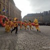 Danse de dragon - Place d'armes  Danse de dragon - Place d'armes