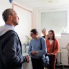 Christophe Merlin (LCPME) lors de la visite du laboratoire
