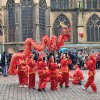 Danse du dragon devant la cathédrale de metz  Danse du dragon devant la cathédrale de metz