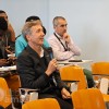Marc Legros, directeur de recherche au CEMES (CNRS), pose ses questions suite à une présentation. Marc Legros, directeur de recherche au CEMES (CNRS), pose ses questions suite à une présentation.